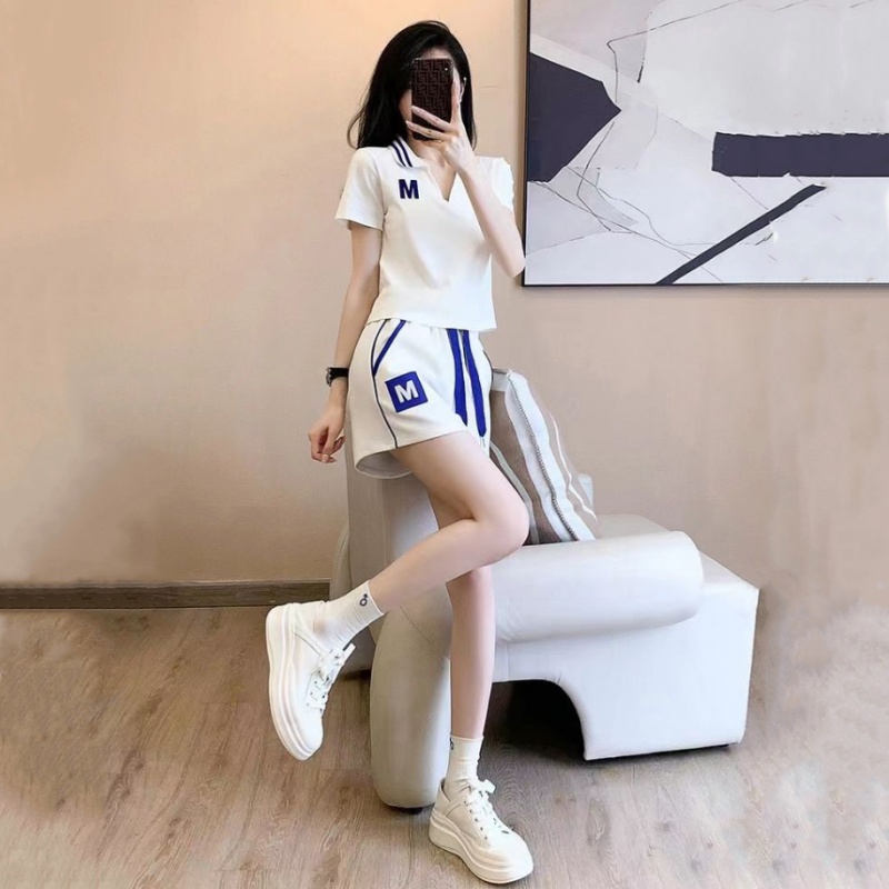 Street Fashion Online - Yaz Modası Sokak Stili Spor Giyim
